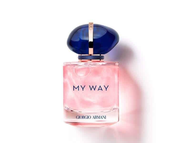 My Way Nacre Eau De Parfum An invitation to self-discovery, capturing all the excitement of a first encounter. Giorgio Armani unveils a new interpretation of his feminine fragrance with the limited edition Armani My Way Nacre Eau de Parfum. Fragrance Comp