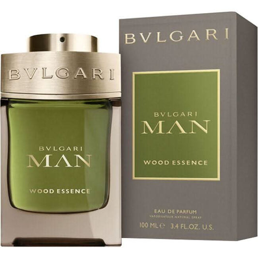 Man Wood Essence Eau De Parfum Express your masculinity and let your charisma shine with Bvlgari Man Wood Essence. This men’s fragrance seamlessly becomes your invisible signature, effortlessly embodying your essence. Its woody composition forges a renewe