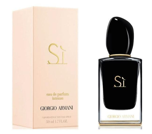 Si Intense Black Eau De Parfum Giorgio Armani presents Sì Intense Eau de Parfum as a passionate, assertive, and unprecedentedly feminine fragrance. Building upon the intensely seductive liqueur of black currant, it incorporates nuances of freesia and the