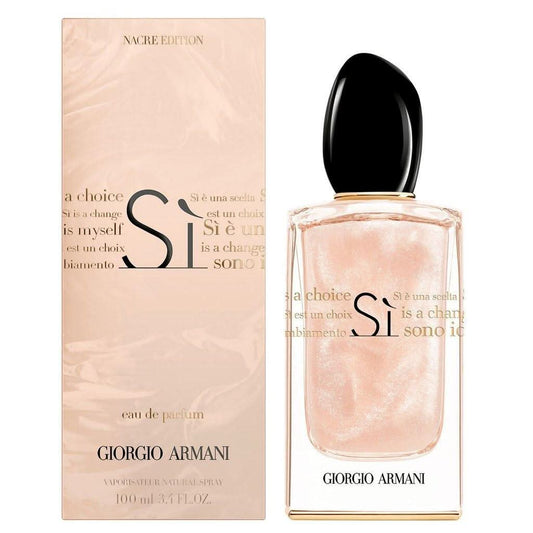 Si Nacre Edition Eau De Parfum Armani Si Nacre is a refined and feminine fragrance that blends a variety of notes to create a unique aromatic profile. This scent harmoniously combines fresh, floral, and woody nuances, resulting in a distinctive and seduct